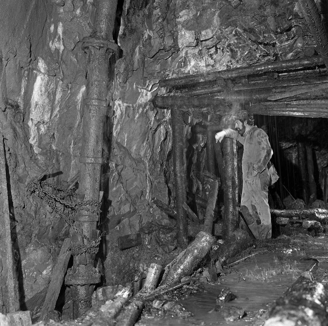 Llanwrst pumping shaft in Parc Mine level 1974